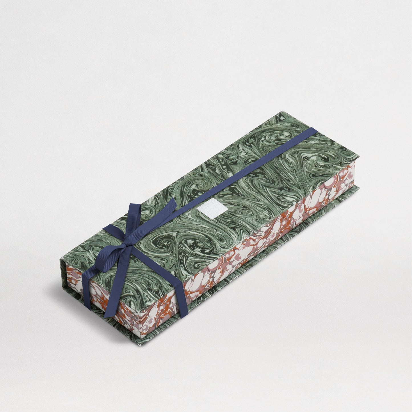 Fine Blend Hourglass Chest